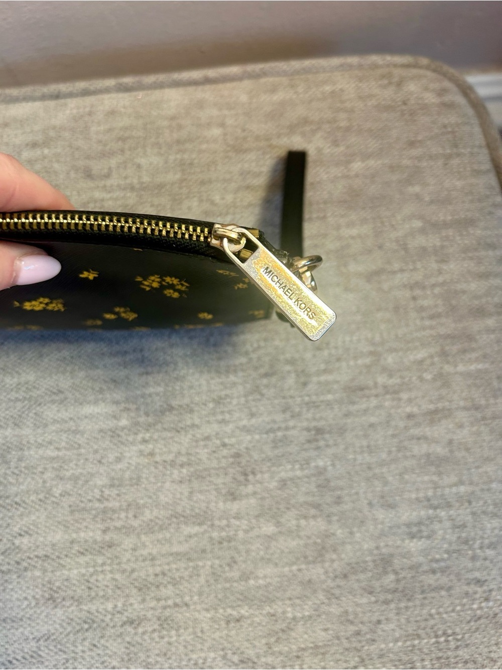 Michael Kors Jet Set Travel Black Wristlet Pouch with Yellow Floral Accents - Picture 10 of 11